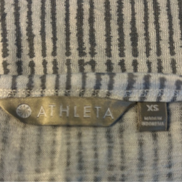 Athleta Breezy Gray & White Printed Muscle  Tank Top Size XSMALL - Picture 4 of 4